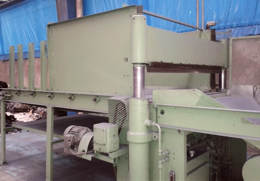 Guillotine Cut Off Roll Splitter, 70" wide x 40" high throat,